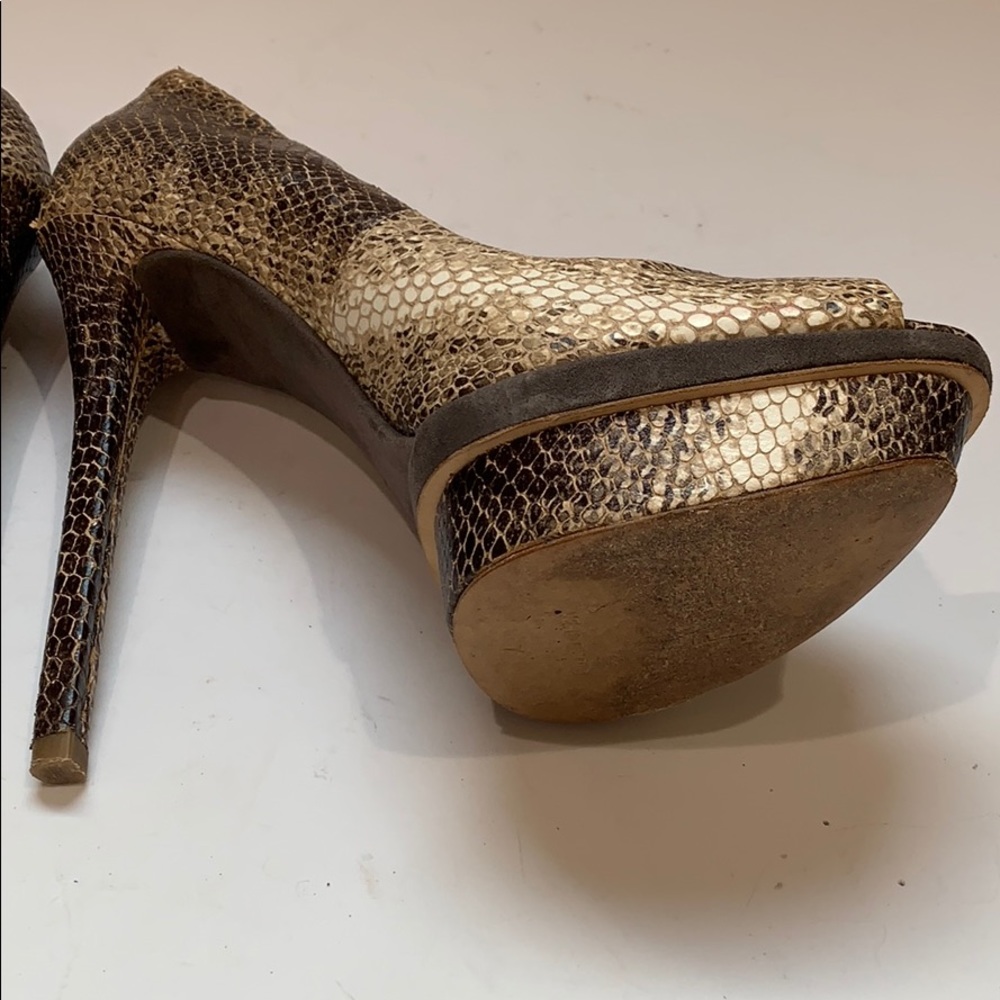 Shoes - Picture 6 of 9